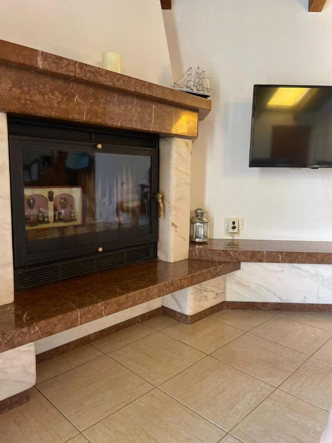 Apartments Athina Орикум Экстерьер фото