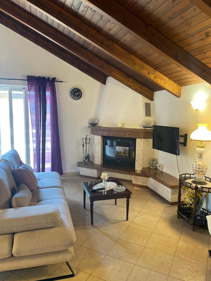 Apartments Athina Орикум Экстерьер фото