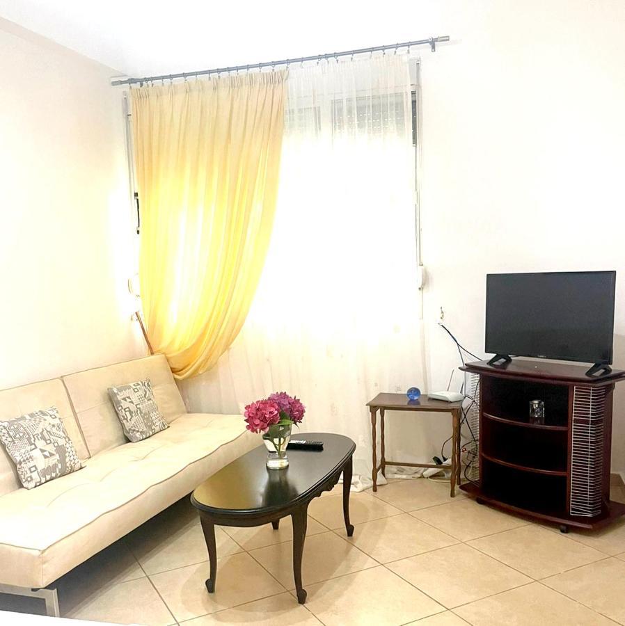 Apartments Athina Орикум Экстерьер фото