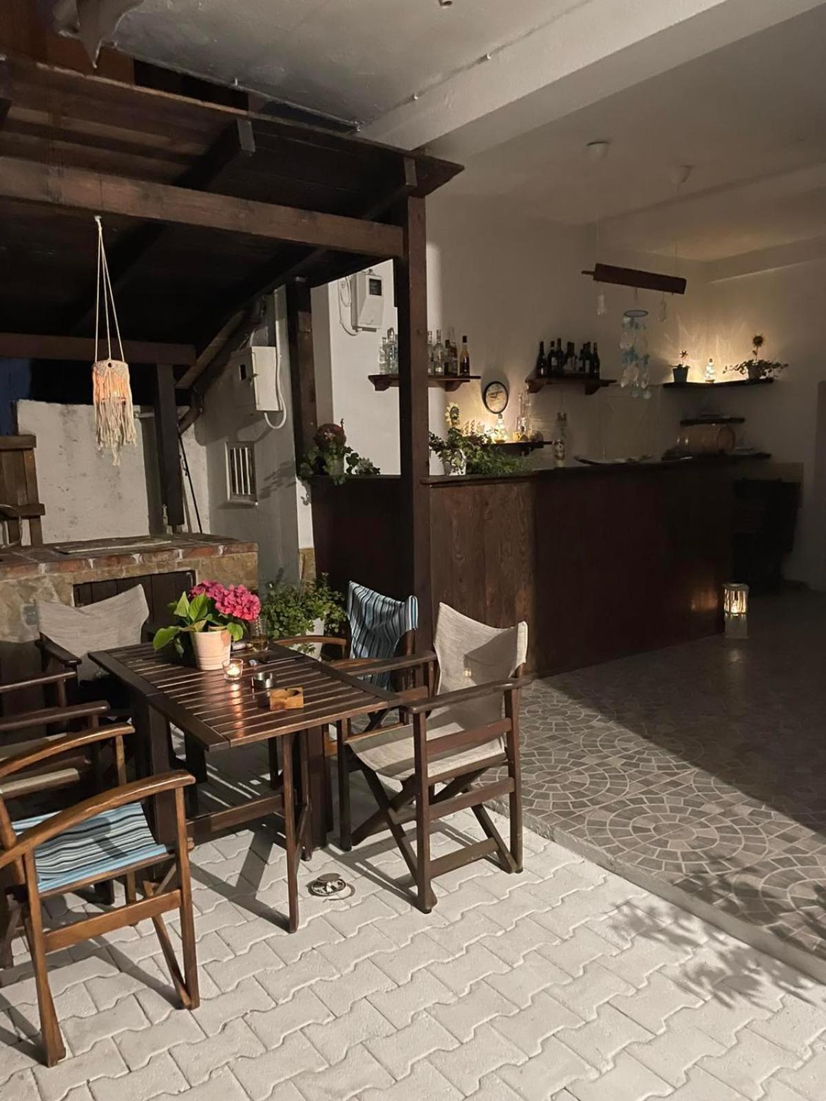 Apartments Athina Орикум Экстерьер фото