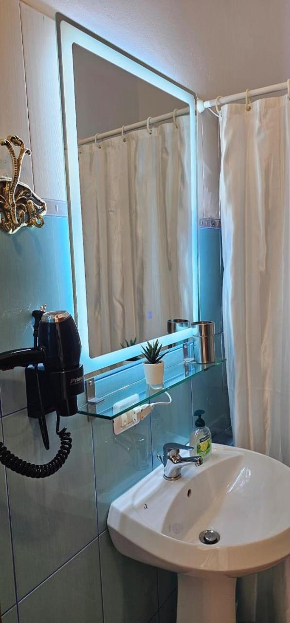 Apartments Athina Орикум Экстерьер фото