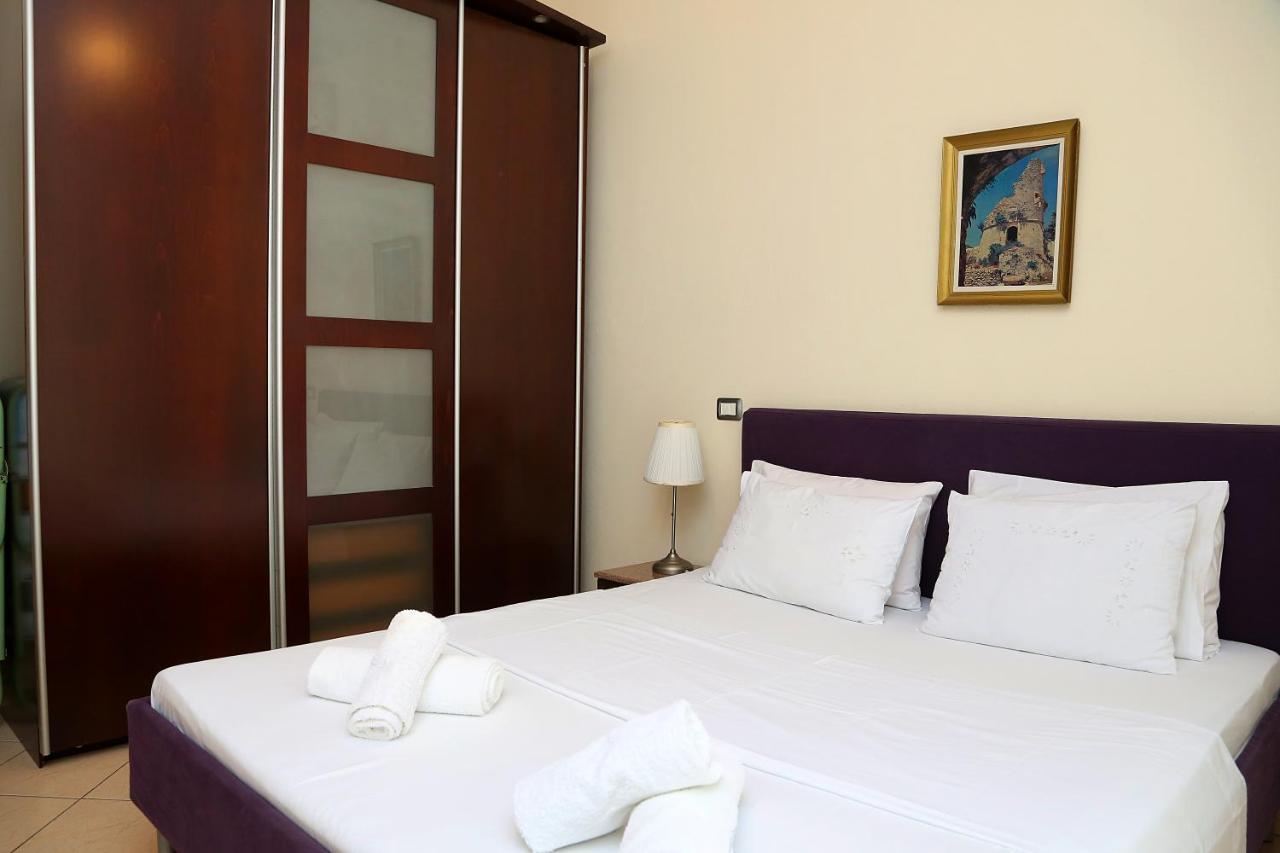 Apartments Athina Орикум Экстерьер фото