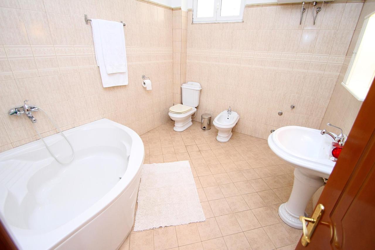 Apartments Athina Орикум Экстерьер фото