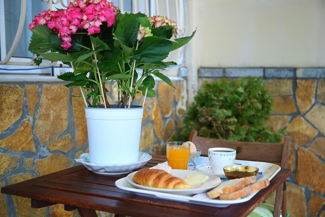 Apartments Athina Орикум Экстерьер фото